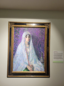 porple lady.jpg